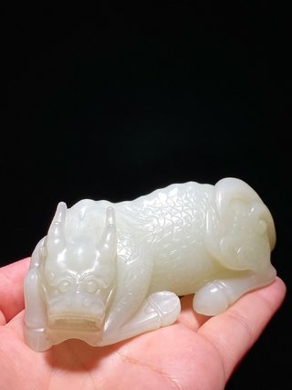 乾隆|清乾隆 和田玉籽料 白玉 麒麟 摆件纸镇  詒晋斋款