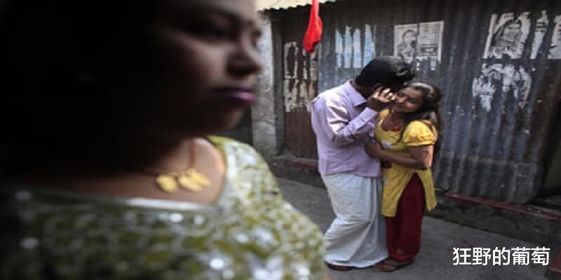 印度少年自愿当阉人，非男非女无人爱，13年后最大愿望是娶个老婆