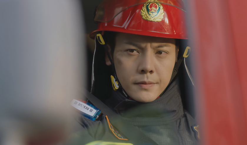 军人|油头粉面、没实力，却硬要演“军人”？这几位明星当观众高度近视