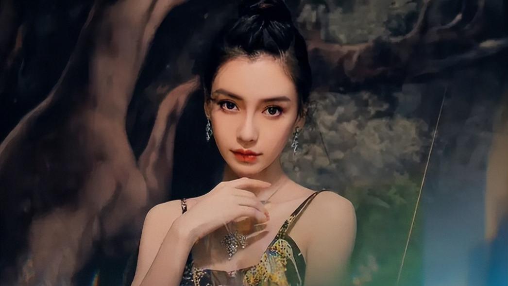 实锤？baby看秀细节曝光，疑与助理暗渡陈仓，曝疯马秀有深度合作