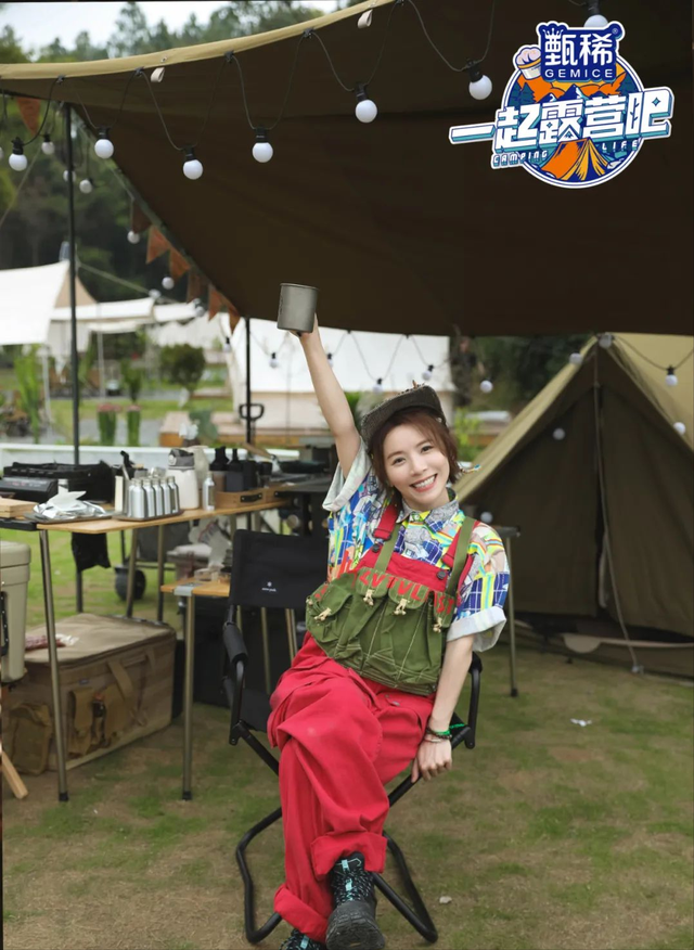 |黄雅莉过气后的生活现状,撕下了当下社会“内卷”的遮羞布