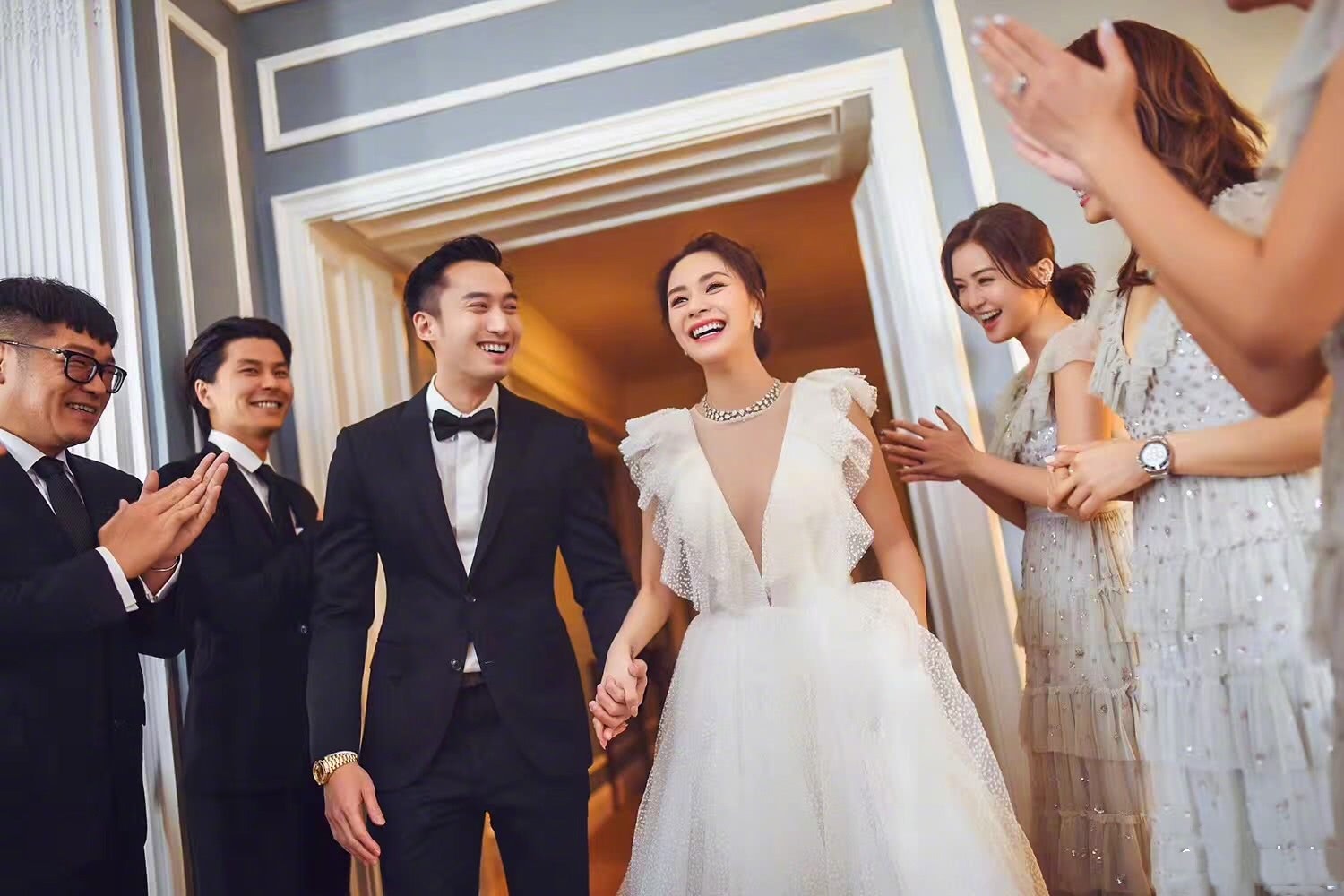 阿娇|阿娇前夫高档餐厅庆生,与老婆秀万元婚戒,娇妻颜值气质不输阿娇