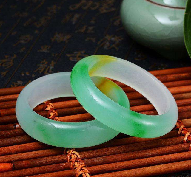 翡翠|新买的翡翠有层蜡，要用热水煮过才能戴？