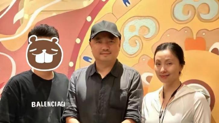 徐峥14岁女儿正脸照曝光，圆脸蛋大鼻子，撞脸爸爸的“猪八戒”