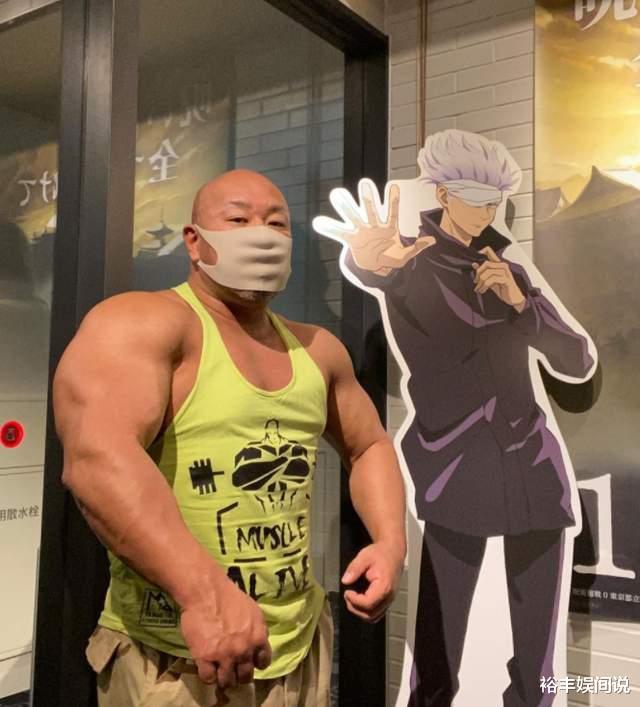 运动|突传噩耗!46岁人气健身网红去世,曾使用同化类固醇长肌肉达21年