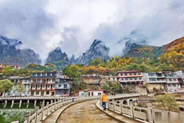 太行山|秋入太行山，行太行挂壁天脊揽胜，赏层林尽染绝美秋色