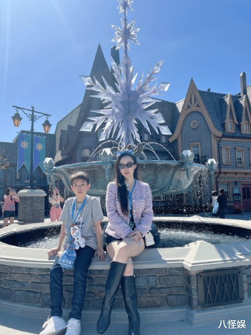 霍思燕青岛游玩依偎杜江肩上，真实状态被拍，身材臃肿发际线堪忧