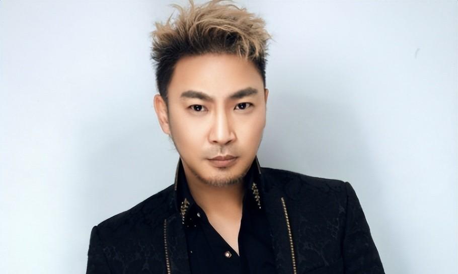 他因耍大牌被砍掉下巴,缝130针做5次手术,退圈卖马桶成富豪!