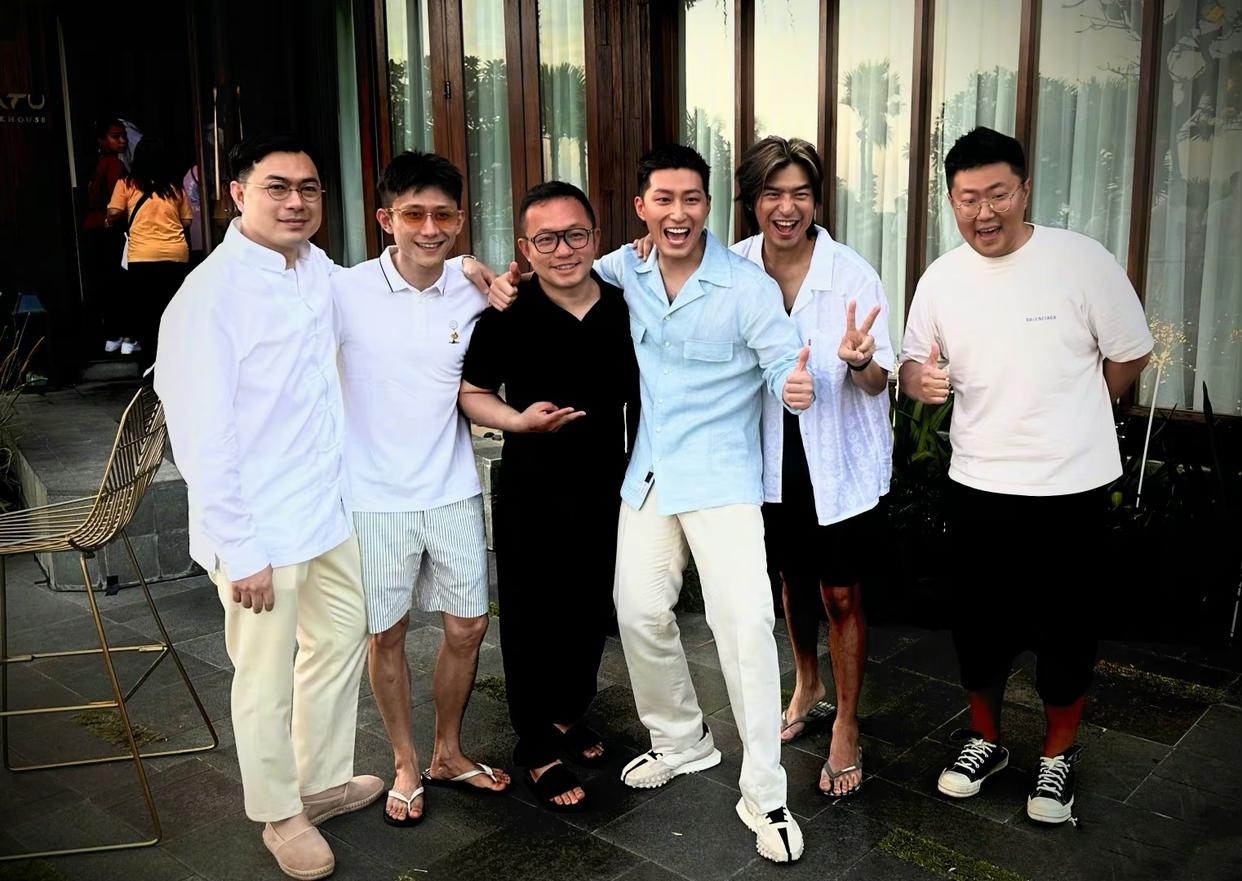 窦骁|张一山祝窦骁何超莲新婚快乐,伴郎团合照首公开,陈柏霖罕见露面