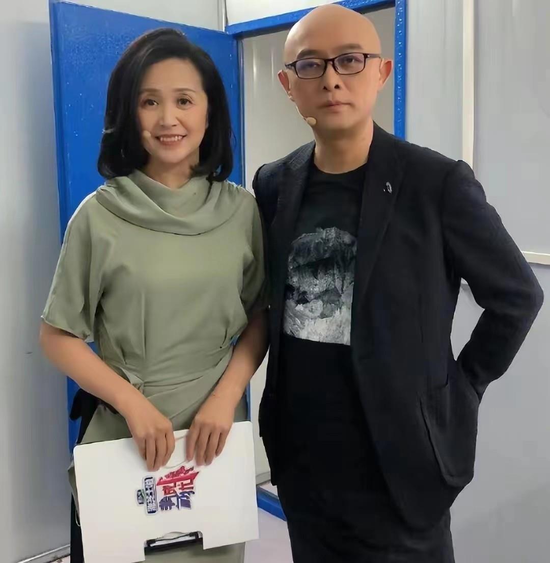 “情感导师”黄菡:近照老到认不出,倒追丈夫促成32年幸福婚姻