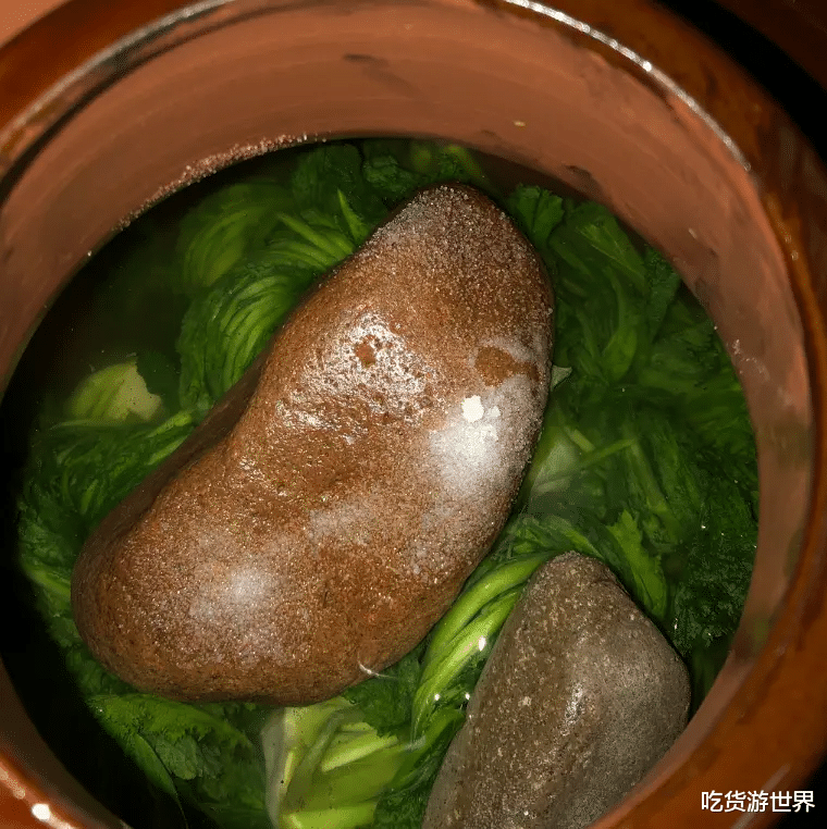 雪里蕻|腌雪里蕻,只放盐容易坏,农村大娘教2招,又绿又脆,一年不变质