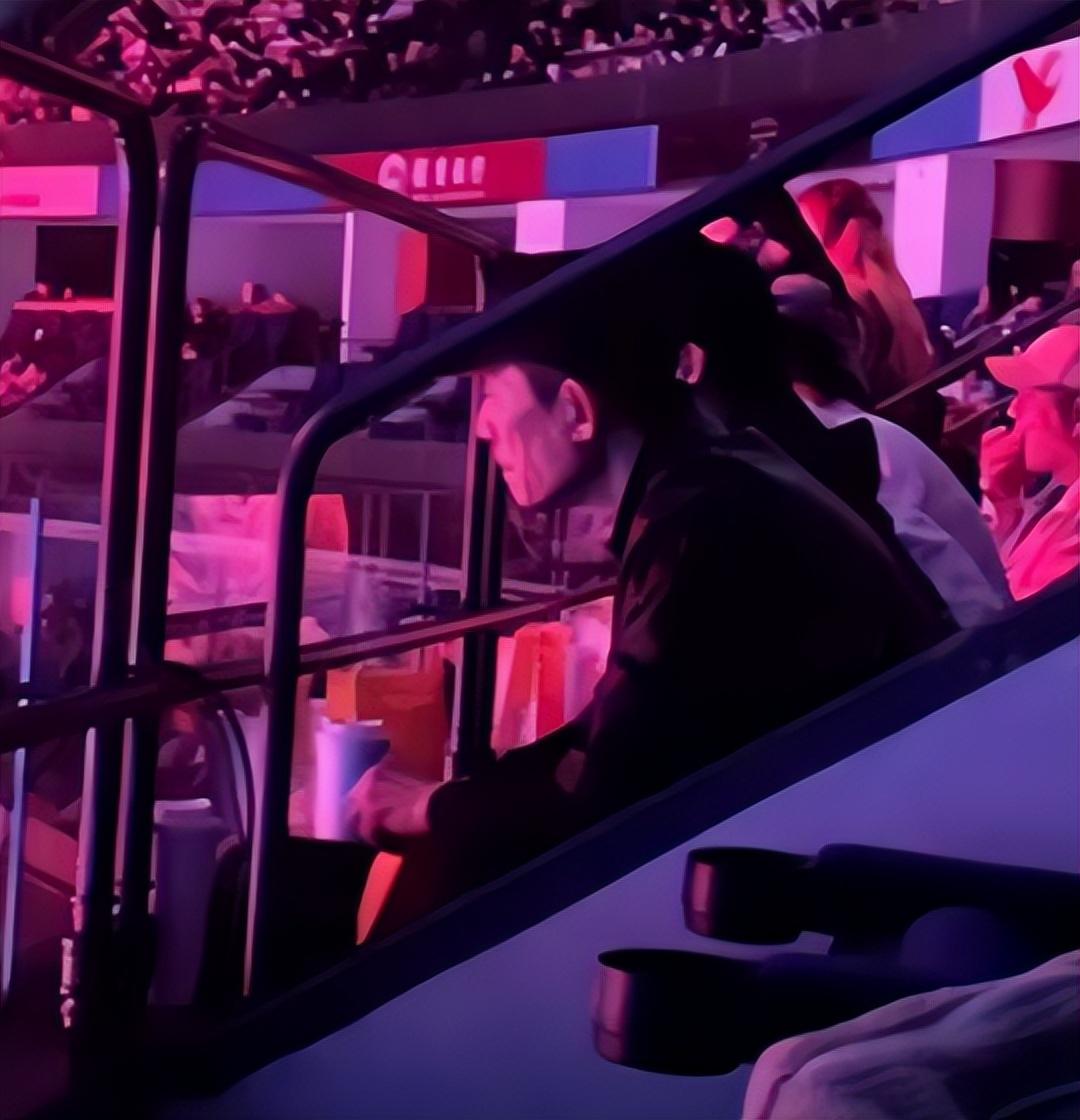 “一代国师”张艺谋:跌落神坛,晚节不保,文艺人设竟然都是伪装