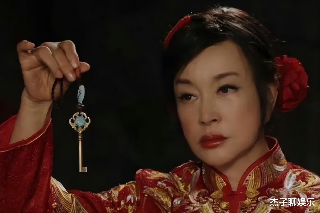 分手23年,两人境遇天差地别!一个4婚享清福,一个至今单身无子