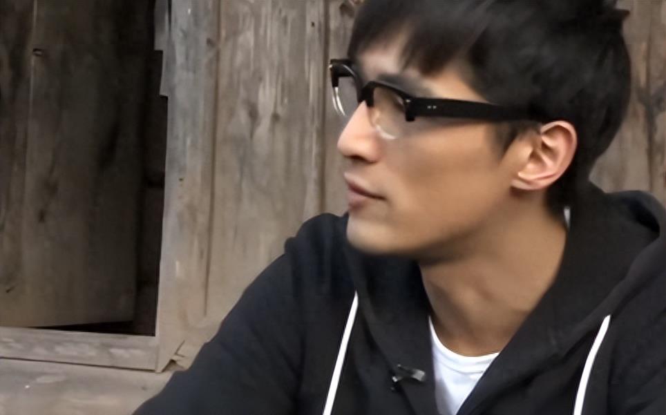 胡歌的一句承诺,改变农村留守女孩的一生,成就一位中科院博士