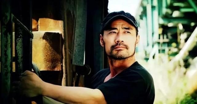 警察|农民工旭日阳刚：爆红后“作妖”，变糊后追悔莫及，他们做错了啥