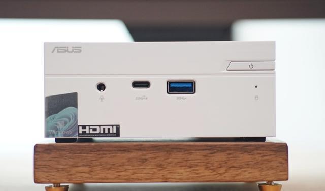 华硕|华硕PN53：搭载AMDRyzen6600H，迷你小主机也有够强的性能