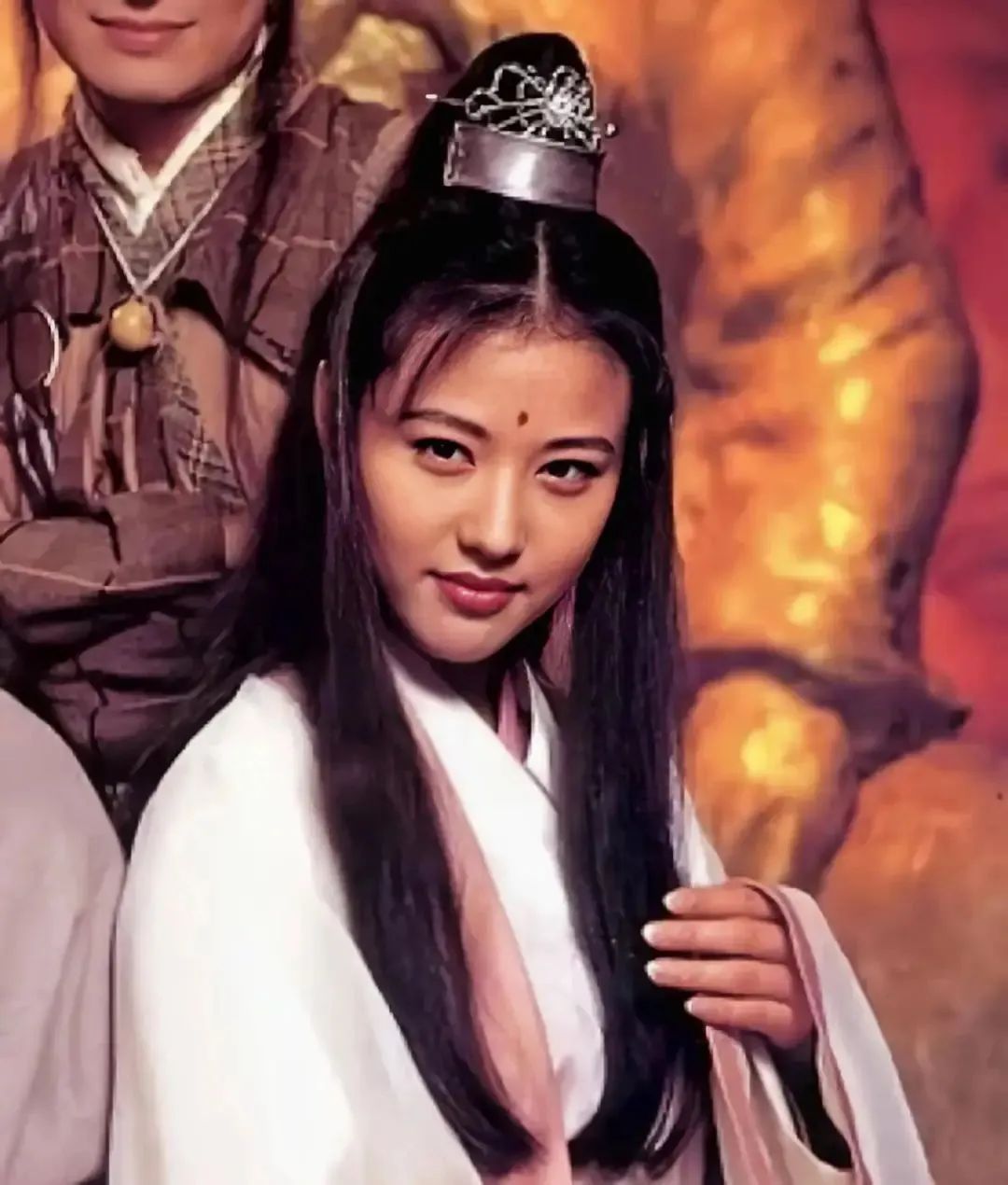 周海媚离世：曾「睡女厕」，爱犬房间比卧室还大，但遗产让人泪目