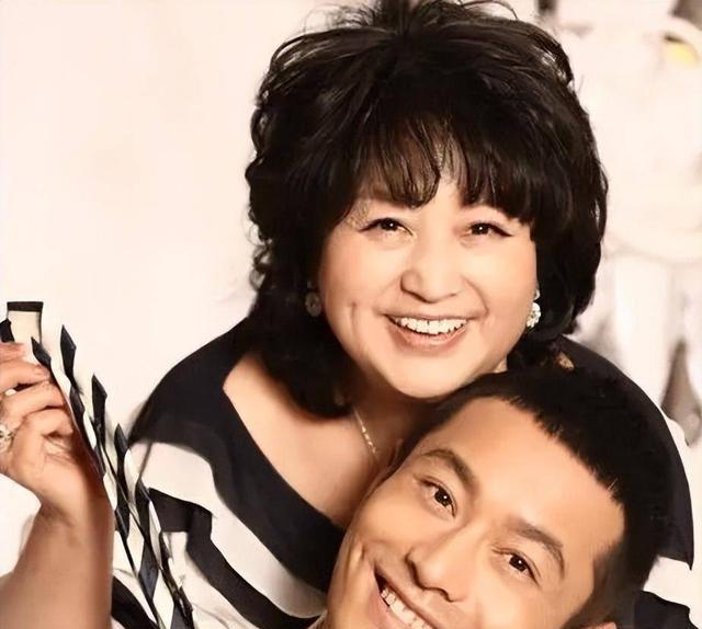 黄晓明母亲张素霞:挽救儿子的婚姻,晚年孙子成了她新的寄托