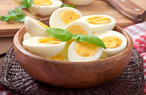 |早餐选择一碗热粥和水煮蛋,到底有什么区别?