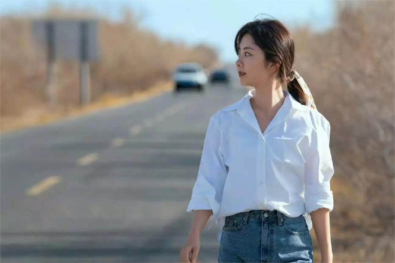 谭松韵|阳光,海滩,不老的童颜