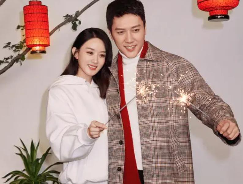 赵丽颖圣诞晒美照，风格突变遭嘲用力过猛，与冯绍峰离婚后很低调