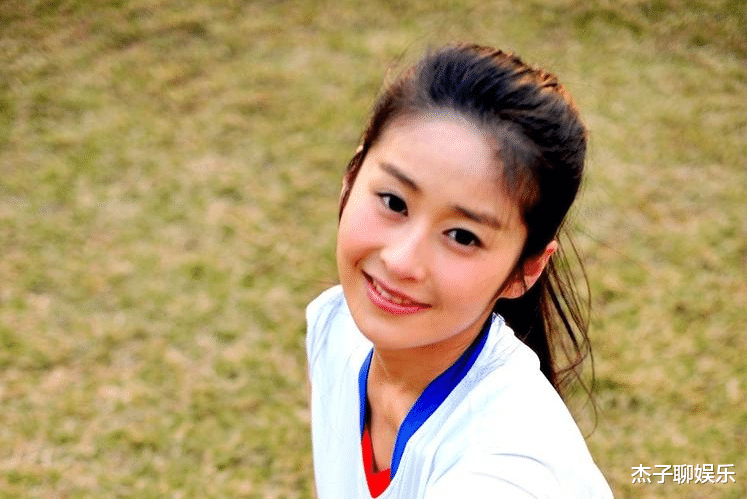 |杨子首谈黄圣依被封杀内幕,赔偿后卡里只剩3万,大方感谢周星驰