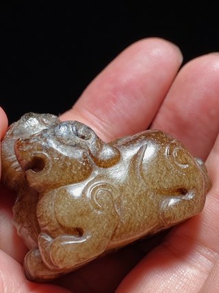 |宋 和田玉籽料 沁色 太狮少狮