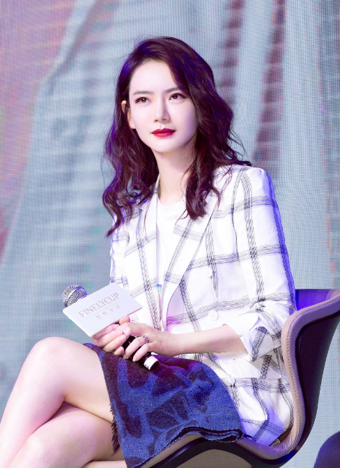 染发 带妆貌美如花，卸妆：大姐你是谁，这9位女星“素颜无人识”