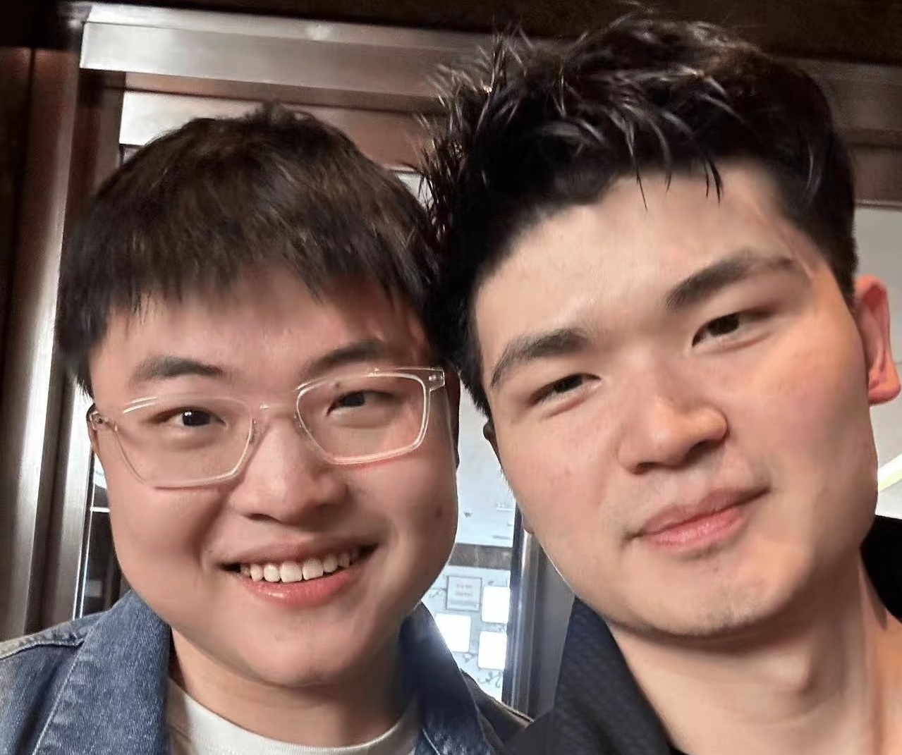 lpl再现世纪大和解,uzi无状态合影,两人之间恩怨,自此一笔勾销 - 游戏