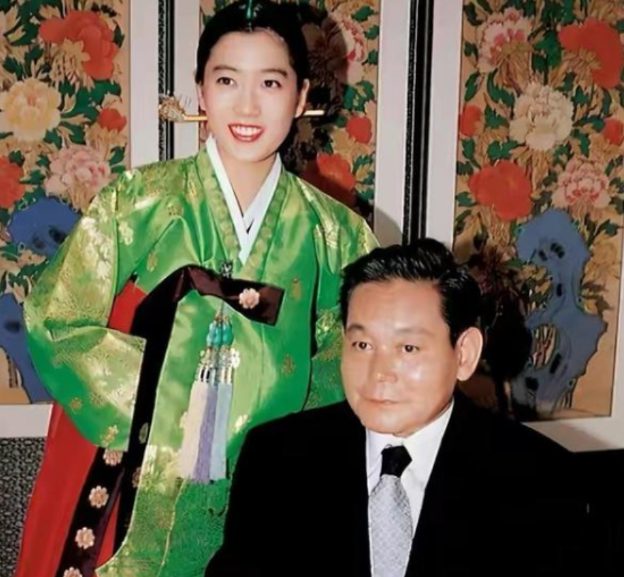 预告片|跟李在镕离婚后，三星前太子妃和影帝李政宰热恋8年，越来越美