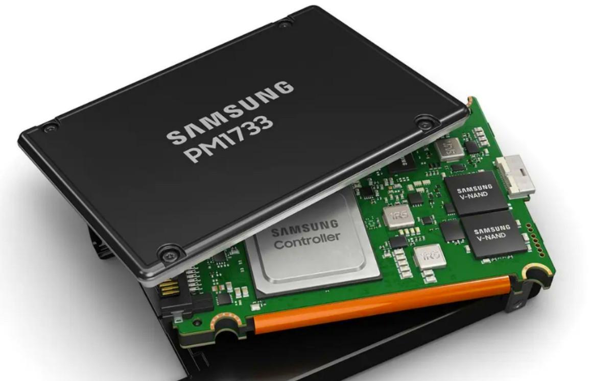 联想|两款适合当系统盘和仓储盘的高性价比固态硬盘：哪一款更合适？