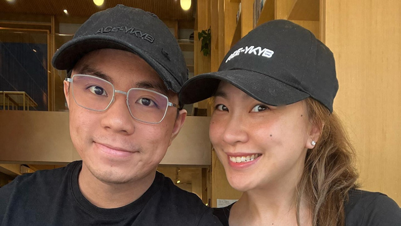 TVB绿叶女儿与新欢游日本，离婚不到一年谱姐弟恋，男方斯文年轻