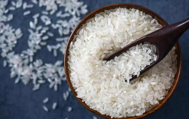 美食教程|买大米时,带上一张纸巾,大米好不好一试就知道了,真的太厉害了