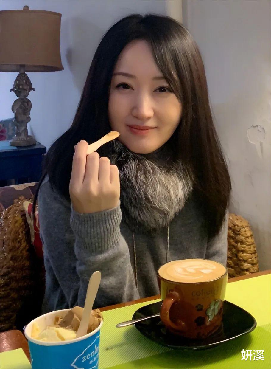 49岁的杨钰莹谈不结婚的原因，跟离婚后的张柏芝、董璇的态度相同