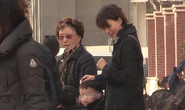 董卿|自称“被迫缺席”春晚主持,如今的董卿,究竟是怎么走到这一步?