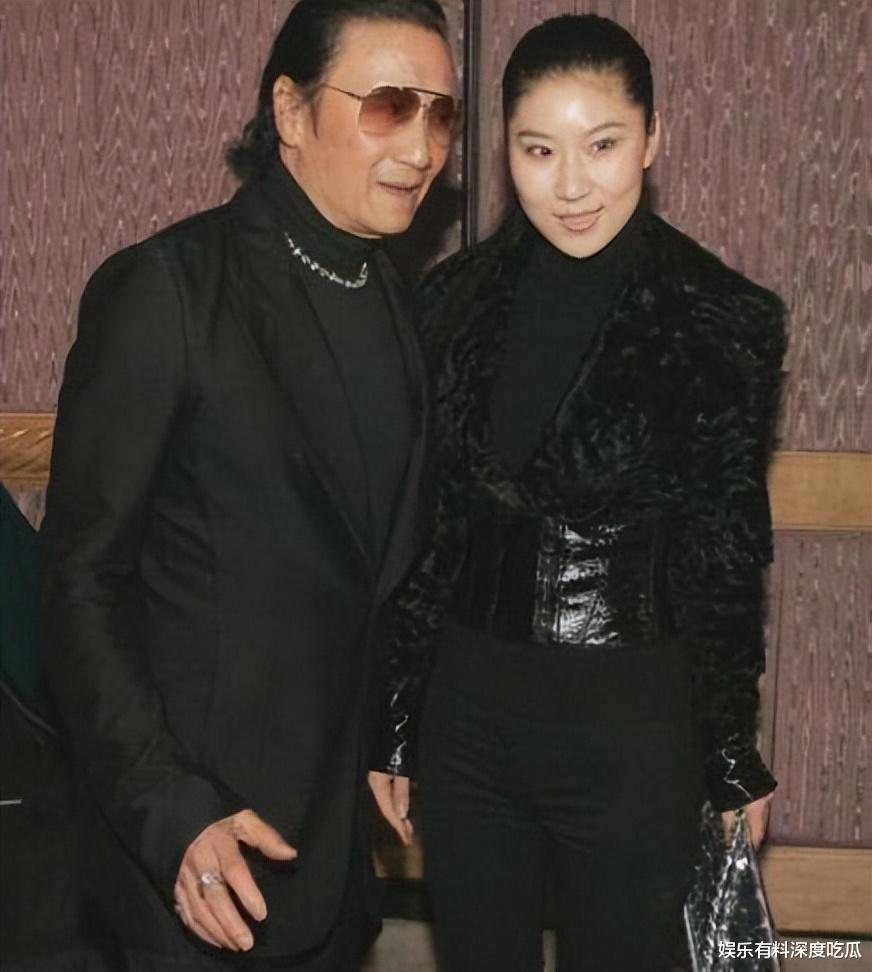 “老牛吃嫩草”!69岁谢贤与20岁COCO的爱情,终究昙花一现