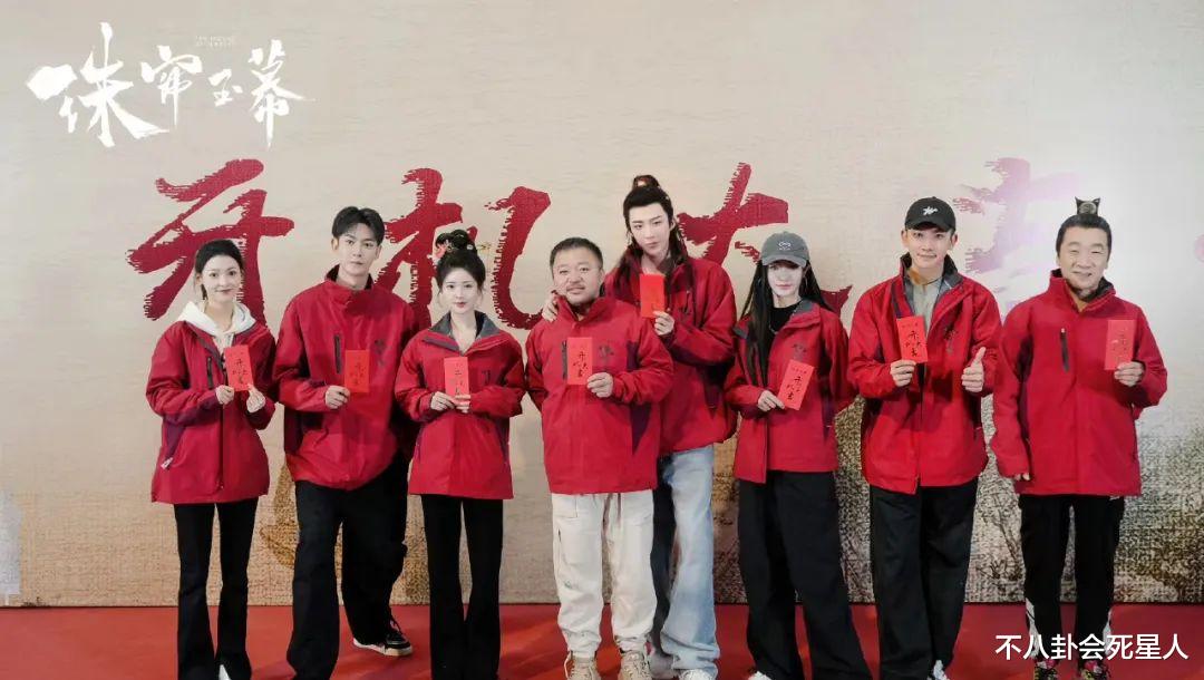 刘宇宁|刘宇宁现身龙年春晚彩排，娱乐圈的人情世故，被体现得淋漓尽致