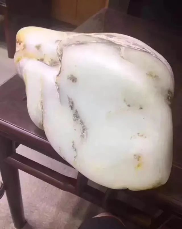 聊聊和田玉赌石那些事