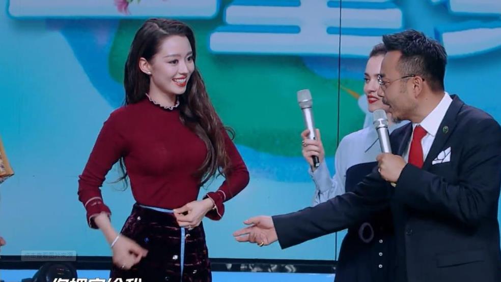 瘦到病态、全身涂白、非人细腰，内娱的畸形审美，什么时候是尽头？