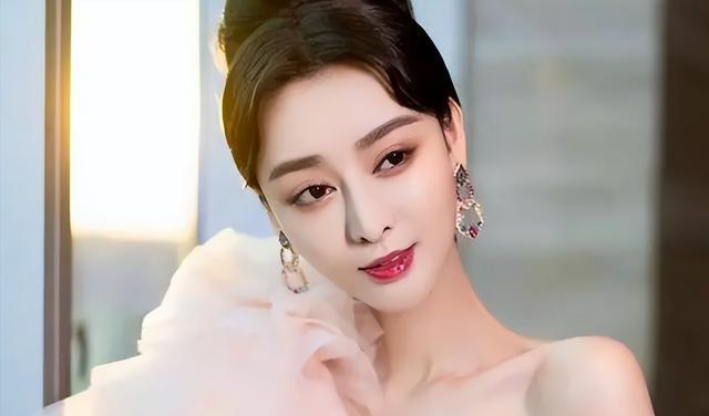 花800万整容成范冰冰，嫁给了主刀医生，何承熹后来怎么样了？