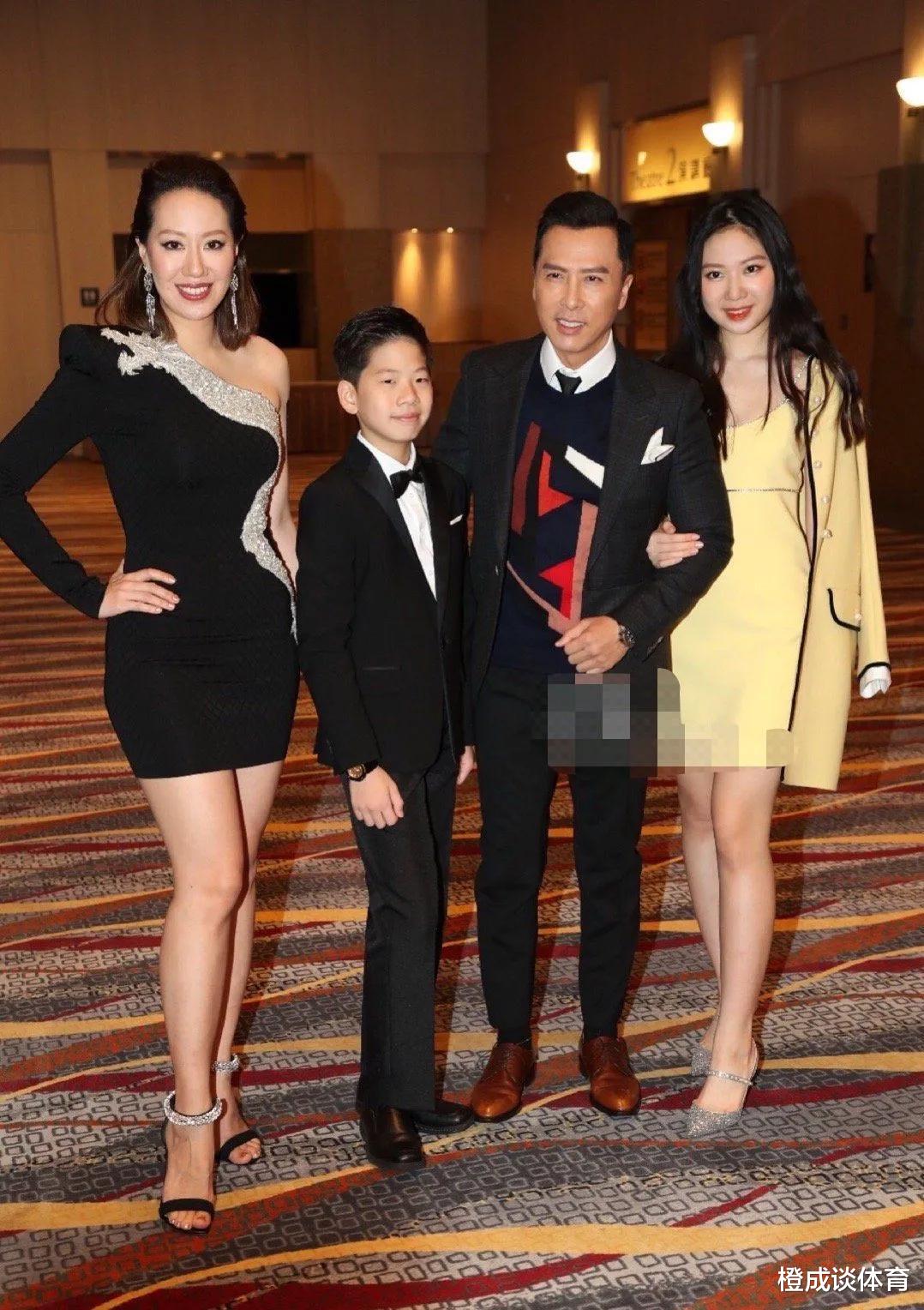 明星|当红功夫男明星被多次出轨,两人追求刺激,在别墅里偷欢险被抓