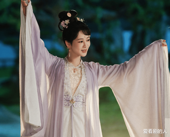 杨紫连续3周登顶热度周榜,邓为扮演的涂山璟成为热度榜季军!