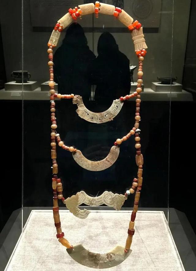 良渚文化|历代的“礼仪玉器”：（5）玉璜【一】