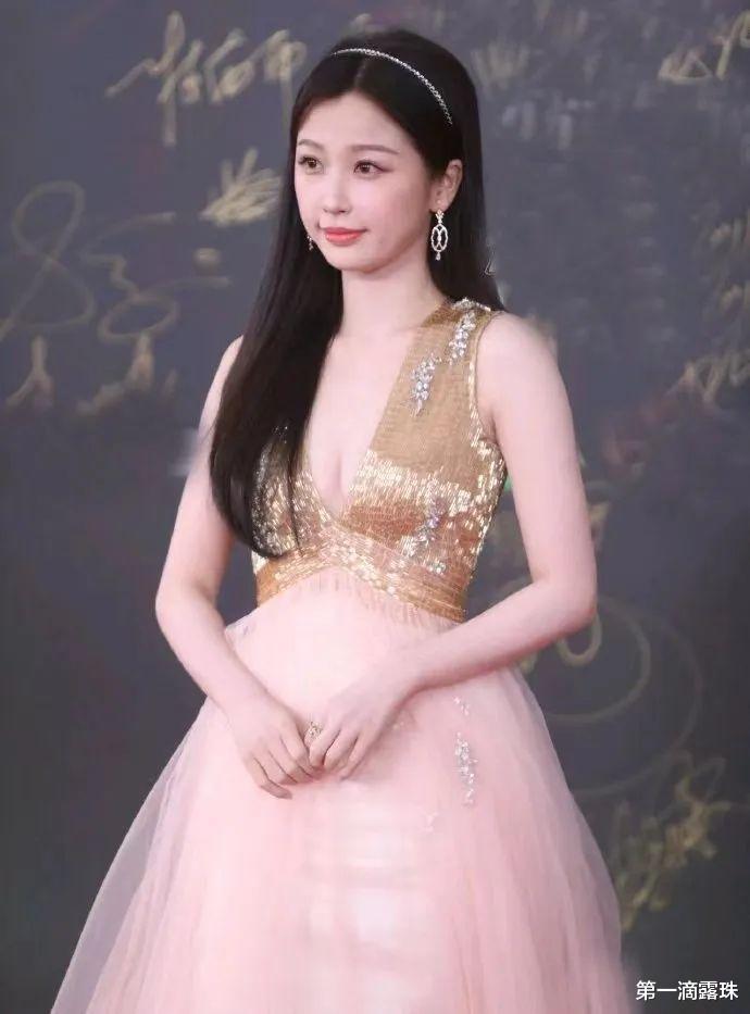 微博之夜:《繁花》主角亮相,杨紫3获微博女王,张颂文高叶获奖