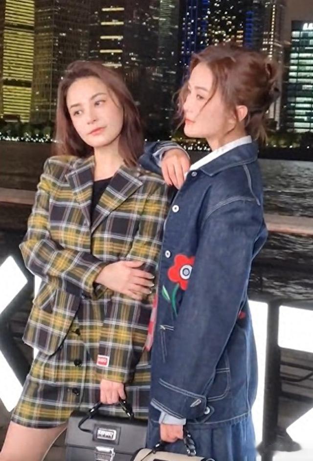 Twins蔡卓妍钟欣潼素颜做Spa,深入流两小时,太甜太酥太迷人!