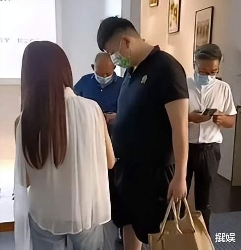 陈亚男|看似精明的陈亚男,与大衣哥“智斗”到最后,才知道现实有多残酷