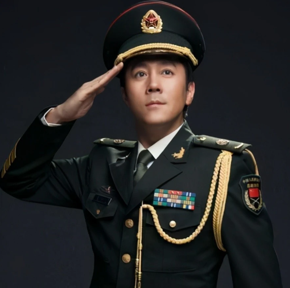 蔡国庆有二胎?55岁官宣次子,小儿子正脸曝光颜值不输庆庆