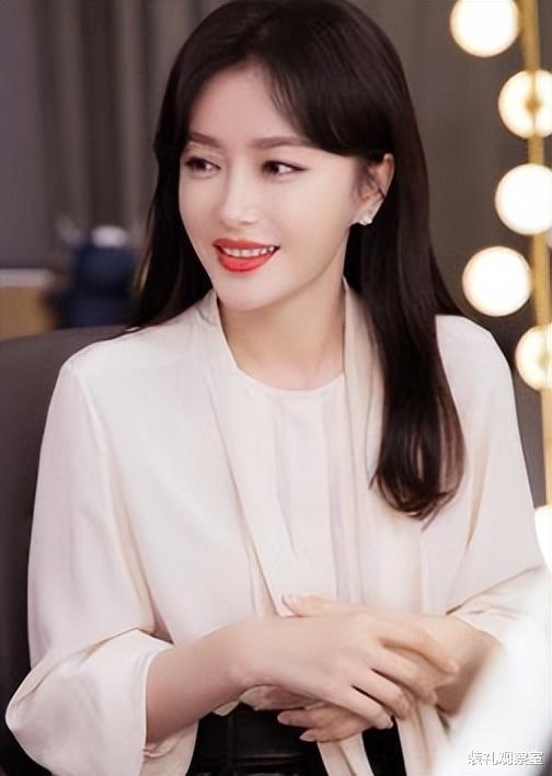 秦岚|秦岚的坎坷情史:连遇“渣男”两次,倒贴千万财产,恋爱脑实锤了