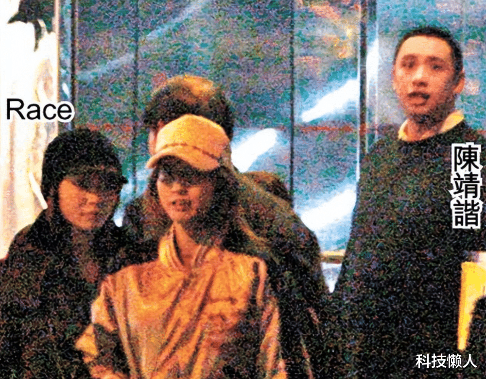 |38岁的向佐：浑身上下，只剩嘴硬