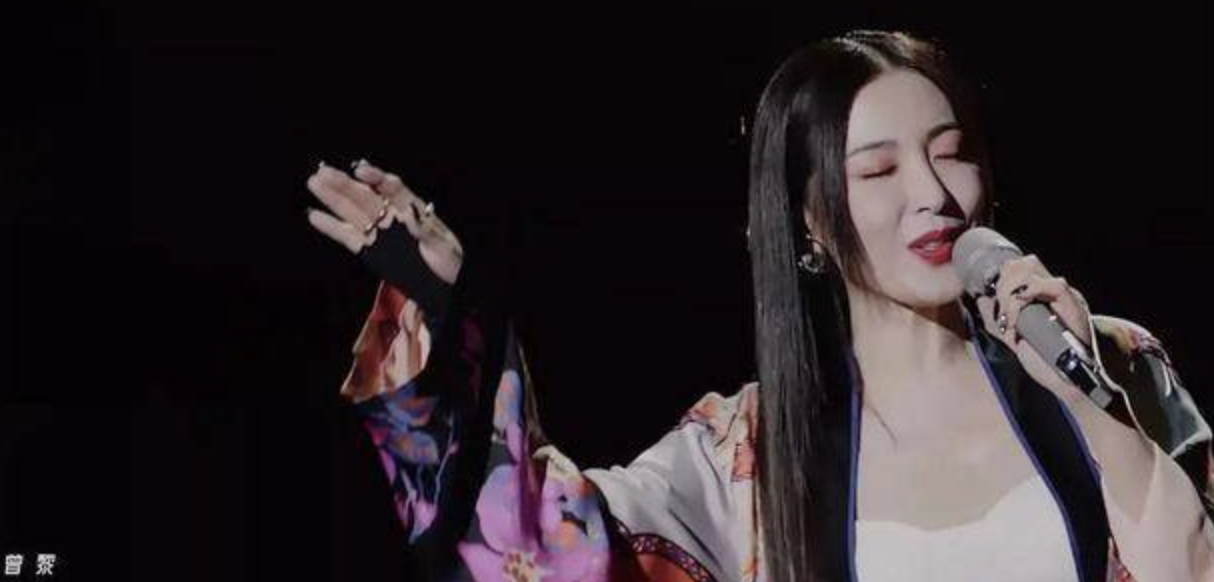 明星|又一位“浪姐”跌落神坛,评论区已沦陷,还牵扯出多位明星的丑闻